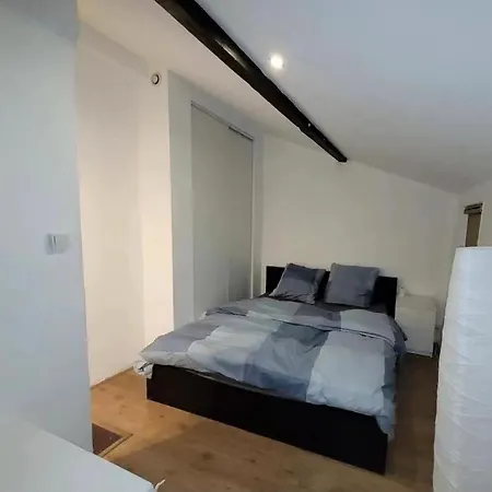 Petite Maison En Centre De *